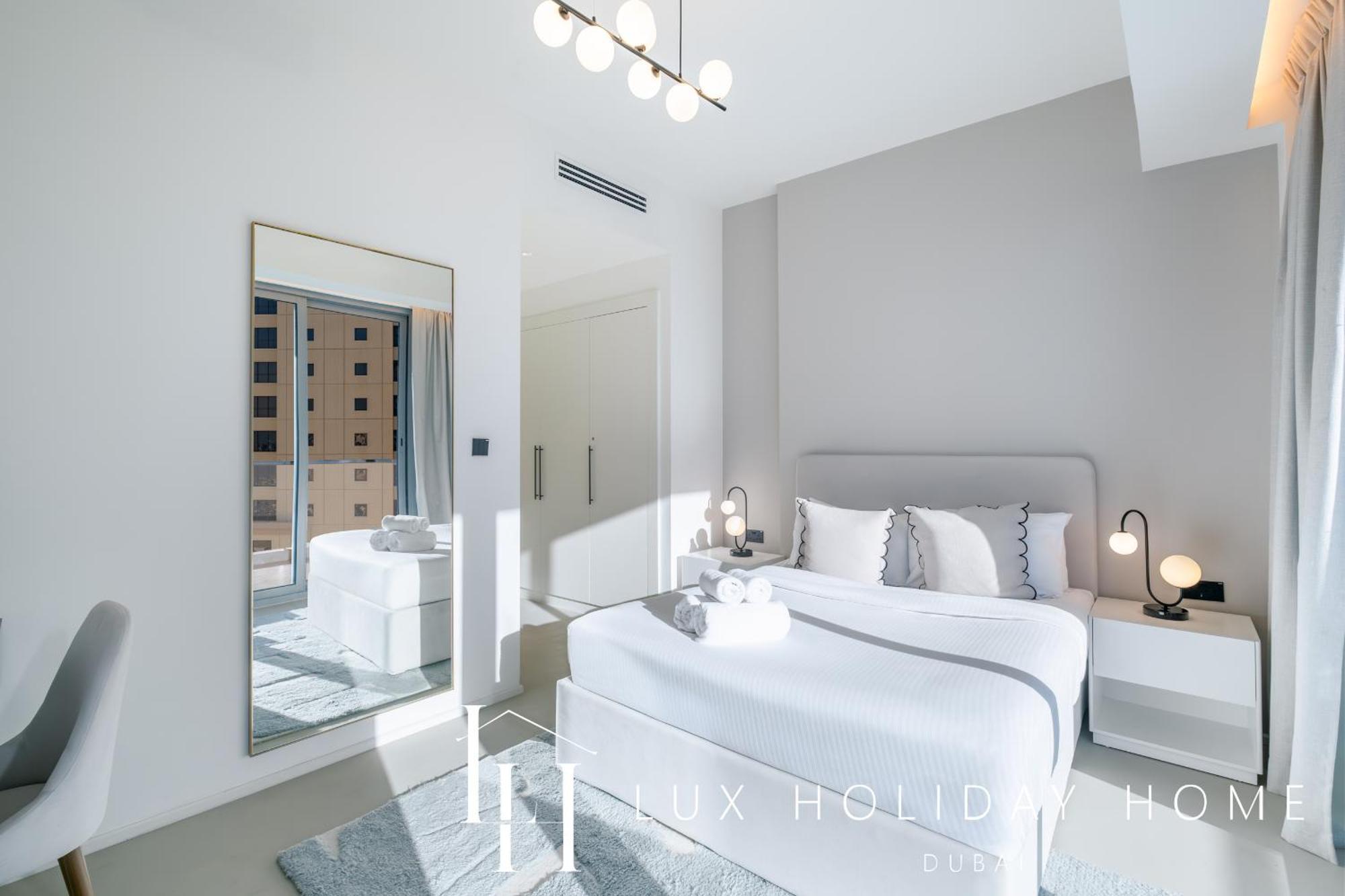 Lux The Premium Marina Sea View