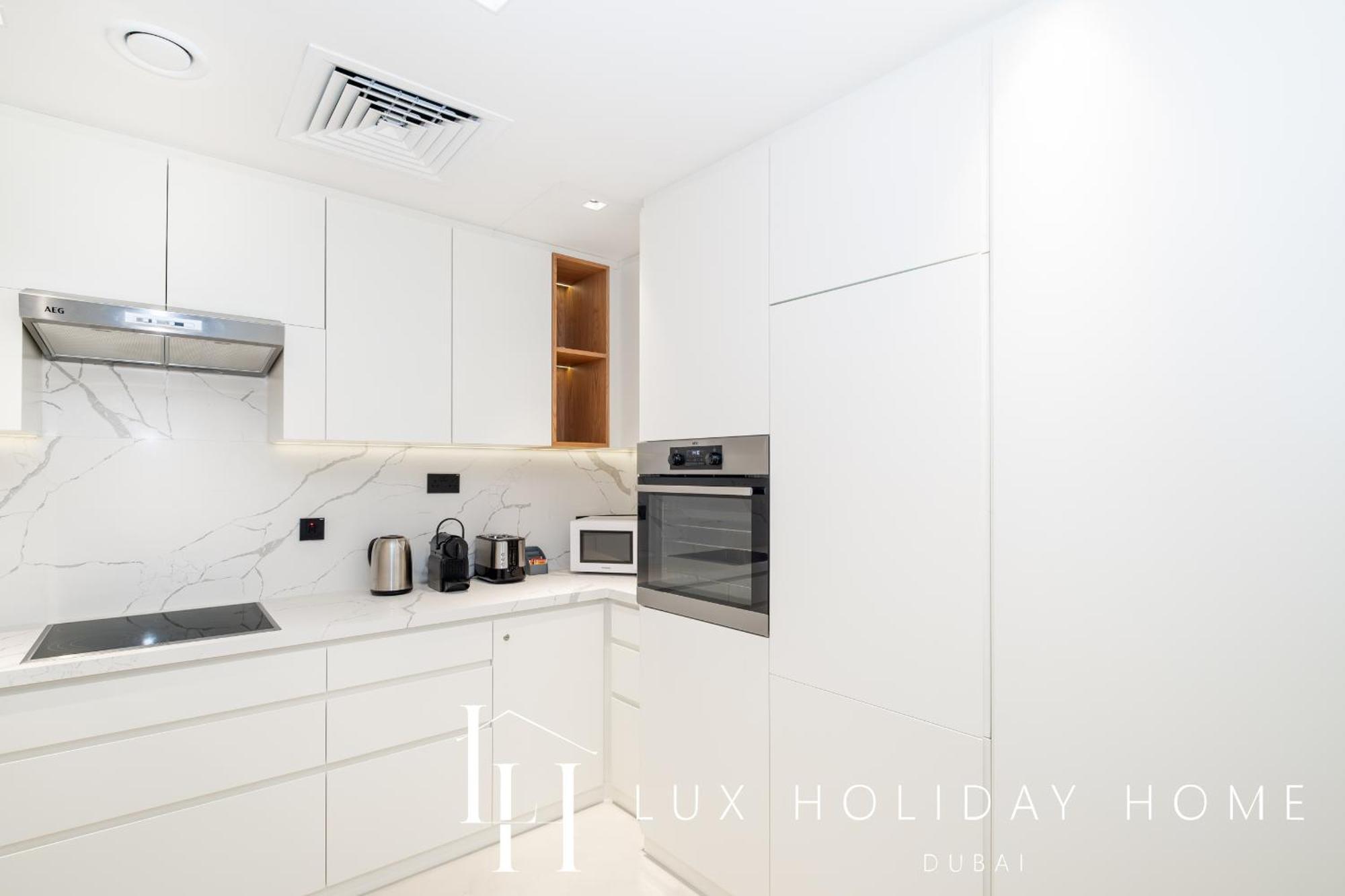 Lux The Premium Marina Sea View
